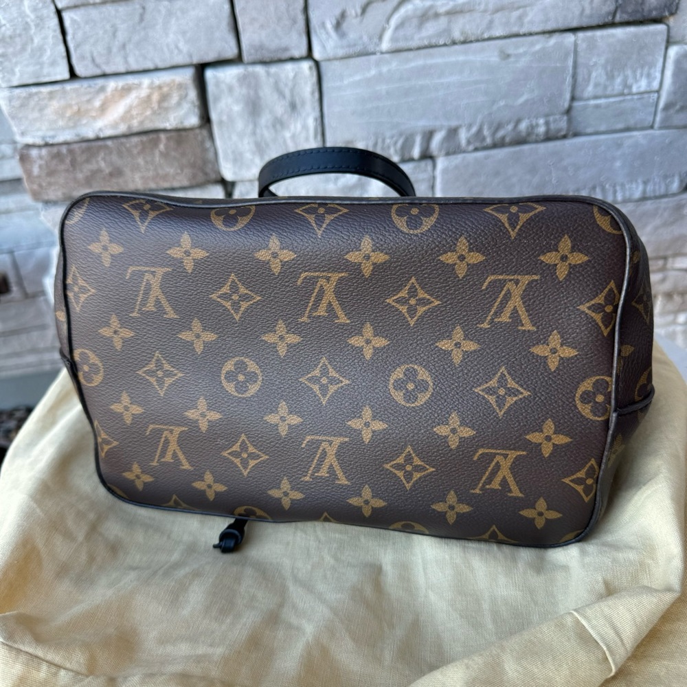 SOLD Louis Vuitton Monogram Neonoe MM Black Bucket Bag - Picture 10 of 14